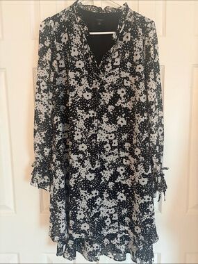 Ann Taylor Black and White Floral Long Sleeve Shift Dress